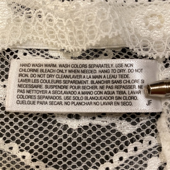 Small b.tempt’d by Wacoal White Floral Stretch Lace Bralette Sheer Flowers VCUC - Picture 12 of 13